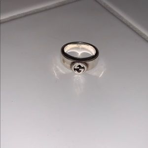 Gucci logo ring